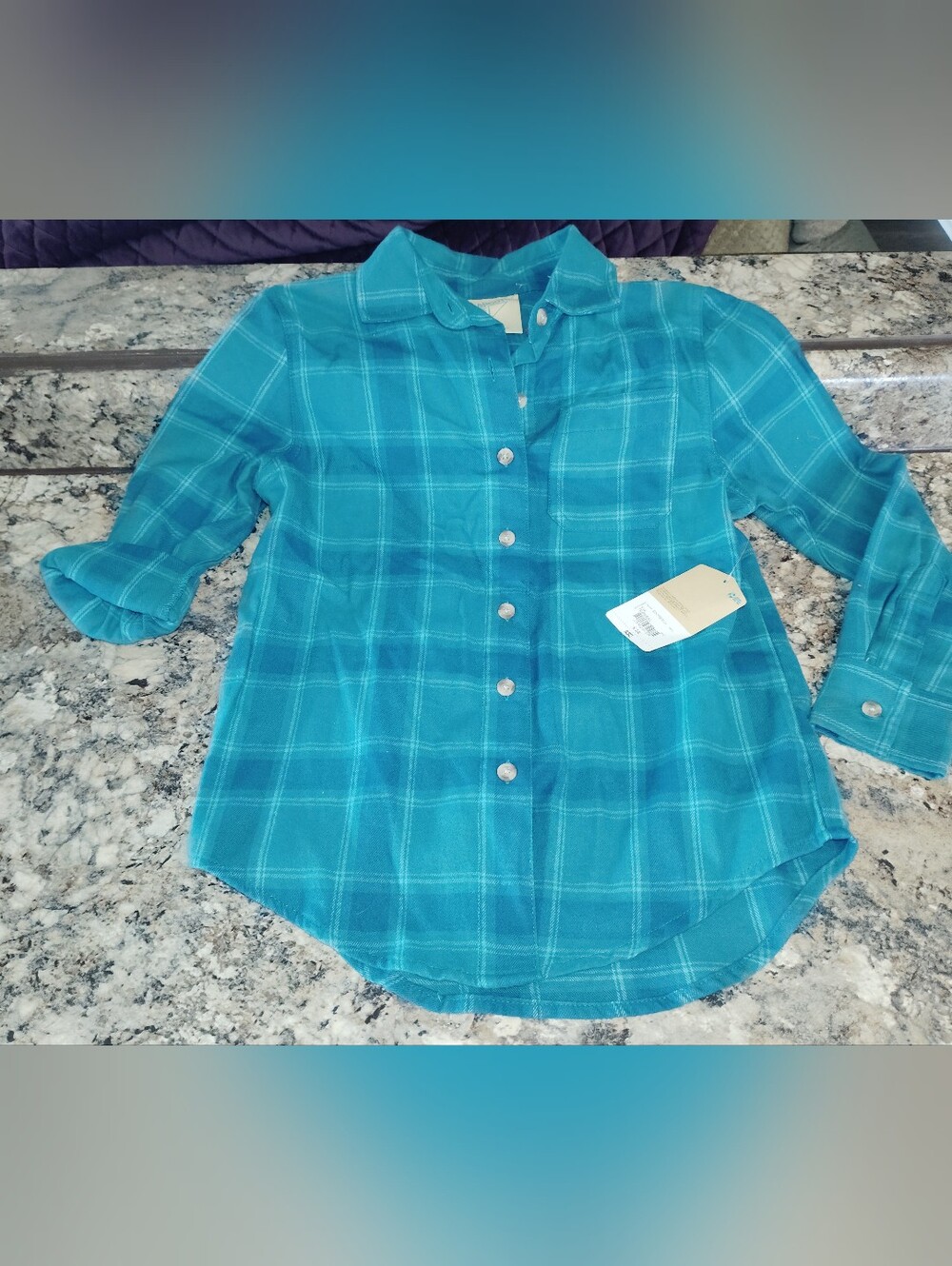 Nwt children’s long-sleeve button-up flannel shirt from the brand Thereabo